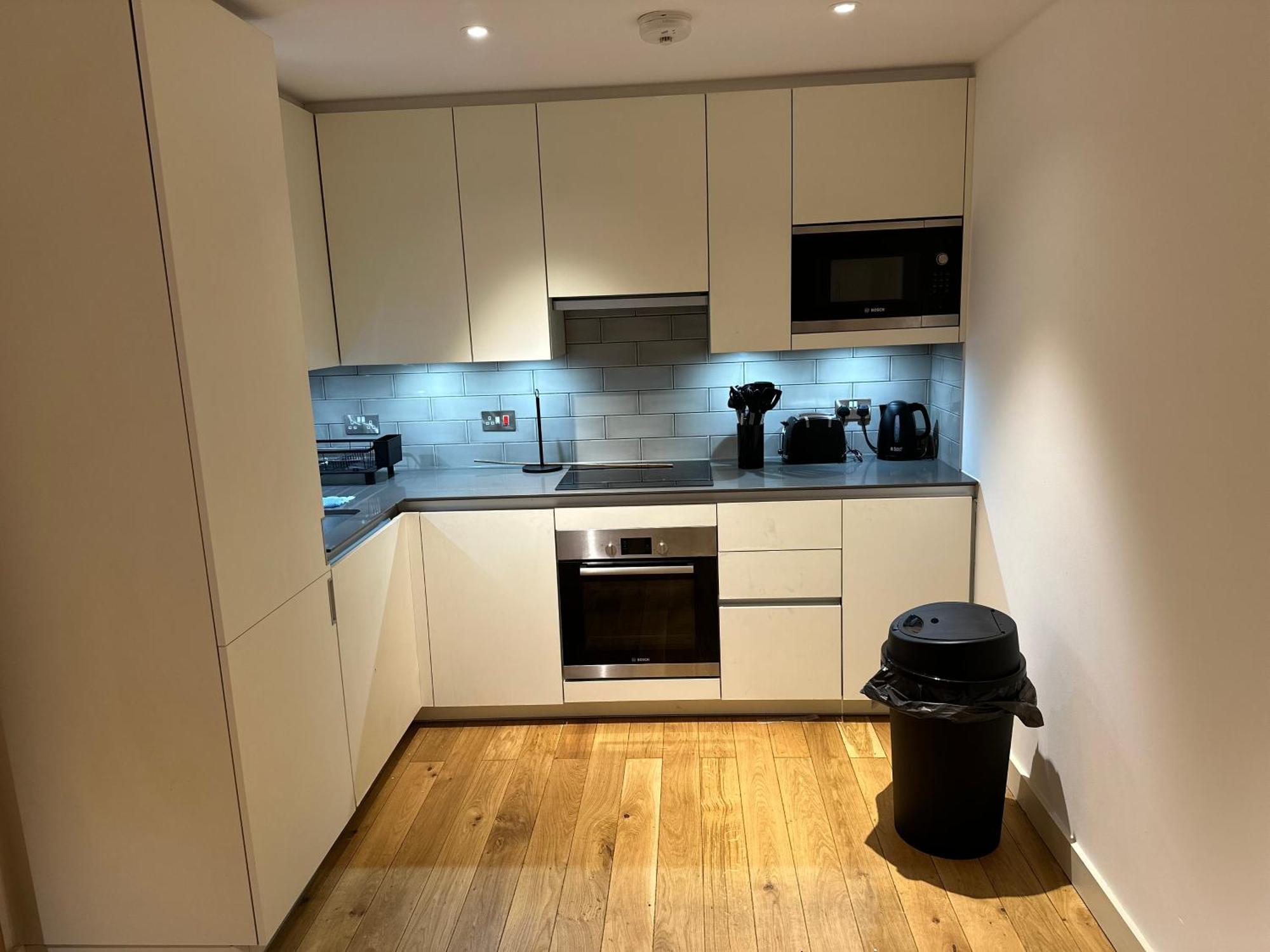 Stunning 1 Bedroom Appartamento *