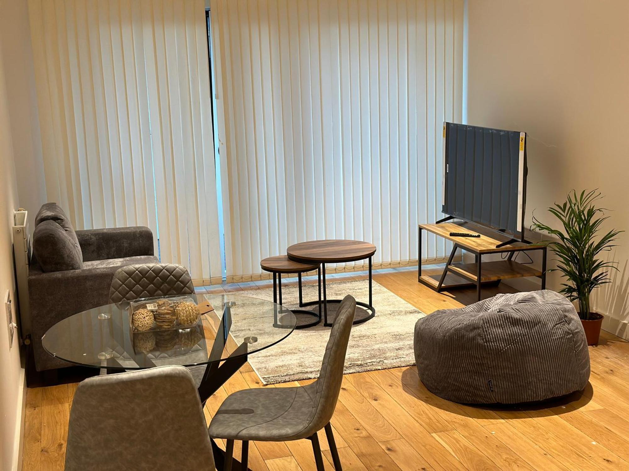 Stunning 1 Bedroom Appartamento